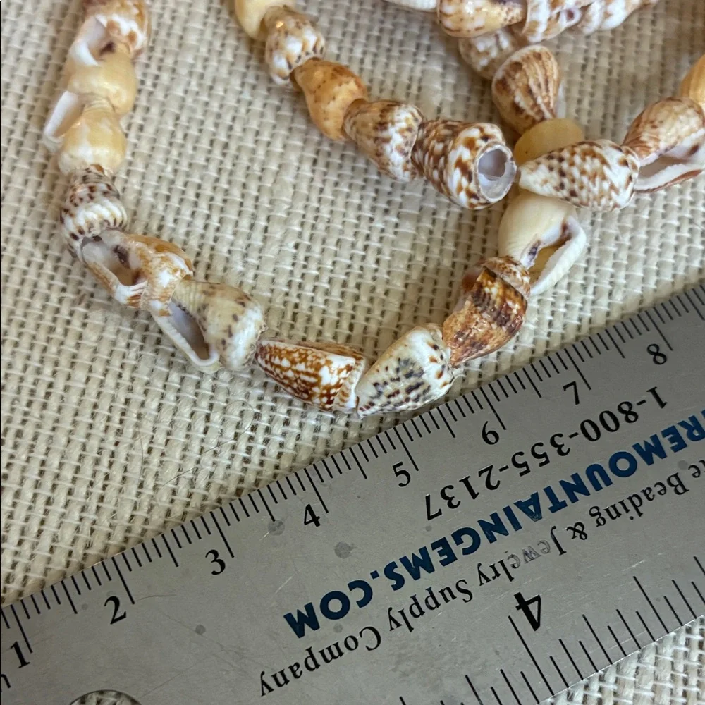 Elegant vintage Shell Beaded Necklace - Picture 8 of 9